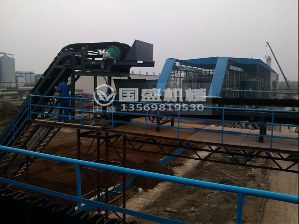 大傾斜角皮帶機(jī) 大傾斜角皮帶機(jī)